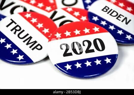 Nahaufnahme der Wahlkampftasten der USA für die Präsidentschaftswahl 2020 Stockfoto