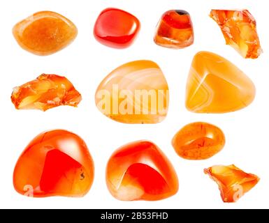 Satz verschiedener karnelischer (Cornelian) Edelsteine isoliert auf weißem Grund Stockfoto