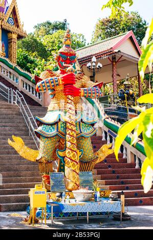 Thailand Phuket - 2019 Phuket Town Guardian of the Temple at Khao Rang Stockfoto
