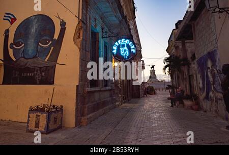 Artecorte Friseure, Neon Sign, Havanna, Kuba Stockfoto