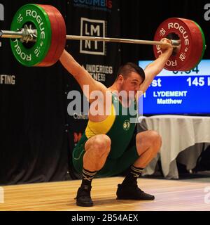 Columbus, Ohio, USA. März 2020. Matthew Lyndament (aus) hebt 145 Kilo im Schnapsen bei der IWF Rogue World Challenge im Arnold Sports Festival in Columbus, Ohio, USA. Columbus, Ohio, USA. Kredit: Brent Clark/Alamy Live News Stockfoto