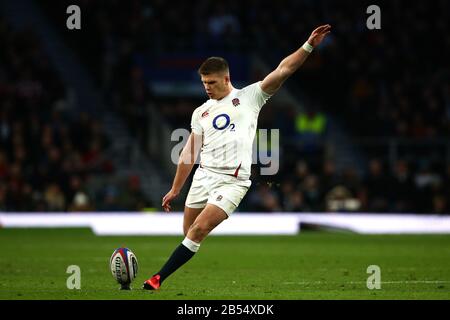 London, Großbritannien. Februar 2020. Owen Farrell aus England hat beim Guinness Six Nations zwischen England und Wales im Twickenham Stadium, London, England am 07. März 2020 eine Strafe verhängt. (Foto von Mitchell Gunn/Espa-Images) Credit: European Sports Photographic Agency/Alamy Live News Stockfoto