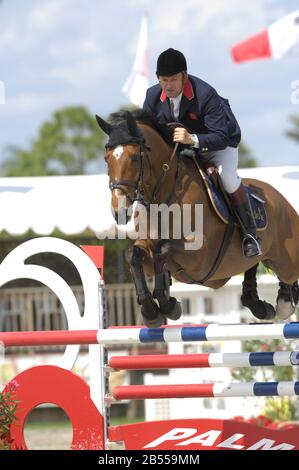 Robert Smith (GBR) Reiten Gerry Maguire, Winter Equestrian Festival, Wellington Florida, März 2007 Stockfoto