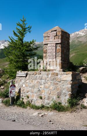 Passmarker, Denkmal, Col de Vars, Gedenkstein am Col de Vars Stockfoto