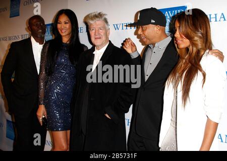 3. Dezember 2011, Los Angeles, CA, USA: Los ANGELES - DEC 3: Djimon Hounsou, Kimora Lee, David Lynch, Russell Simmons, Angela Simmons beim 3. Jährlichen ''Change Begins Within' Benefit beim LACMA am 3. Dezember 2011 in Los Angeles, CA (Credit Image: © Kay Blake/ZUMA Wire) Stockfoto