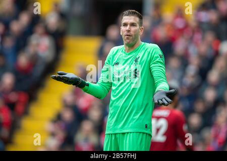 Liverpool. März 2020. Liverpools Torhüter Adrian reagiert beim Spiel der englischen Premier League zwischen Liverpool und dem AFC Bournemouth in Anfield in Liverpool, Großbritannien am 7. März 2020. Kredit: Xinhua/Alamy Live News Stockfoto