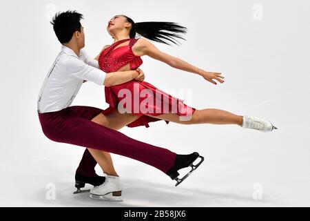 Tallinn, Estland. März 2020. Miku Makita (R)/Tyler Gunara aus Kanada treten während des Freitanz des Eistanzes bei den ISU World Junior Figure Skating Championats in Tallinn, Estland, 7. März 2020 auf. Kredit: Sergei Stepanov/Xinhua/Alamy Live News Stockfoto