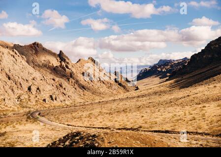 Panoramablick auf den Fire Canyon Silica Dome im Valley of Fire State Park, Nevada, Vereinigte Staaten Stockfoto