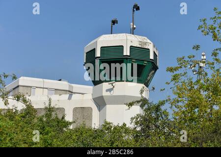 Wachturm, JVA Plötzensee, Friedrich-Olbricht-Damm, Charlottenburg, Berlin, Deutschland / Plötzensee Stockfoto