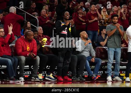 Tennessee Titans Cornerback und USC Alumnus Adoree Jackson reagieren während eines NCAA College-Basketballspiels zwischen den Southern California Trojans und den UCLA Bruins, Samstag, 7. März 2020, in Los Angeles. USC besiegte UCLA 54-52. (Foto von IOS/ESPA-Images) Stockfoto