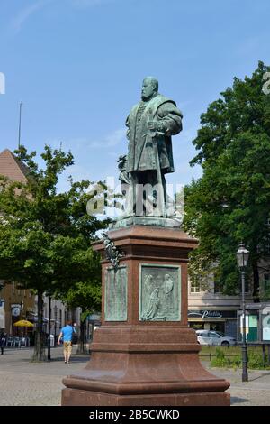 Denkmal, Joachim II. Von Brandenburg, Carl-Schurz-Straße, Spandau, Berlin, Deutschland Stockfoto