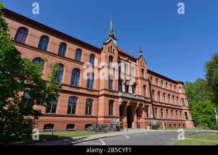Krankenhaus-Koenigin Elisabeth Herzberge, Herzbergstrasse, Lichtenberg ...