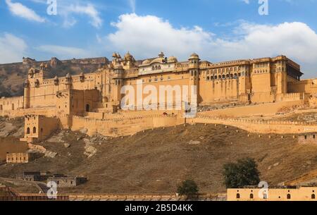 Amer Fort auch bekannt als Amber Fort bei Jaipur Rajasthan ist ein UNESCO-Weltkulturerbe Stockfoto