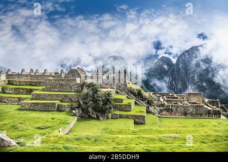 Machu Picchu Pueblo, Peru - Jan 7, 2019: Blick auf die alte Stadt von Machu Picchu in Peru. Südamerika. Stockfoto