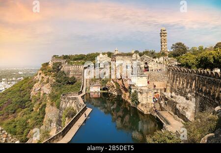 Das historische Fort in Chittorgarh Rajasthan gehört zum UNESCO-Weltkulturerbe und zu den größten Forts Indiens Stockfoto