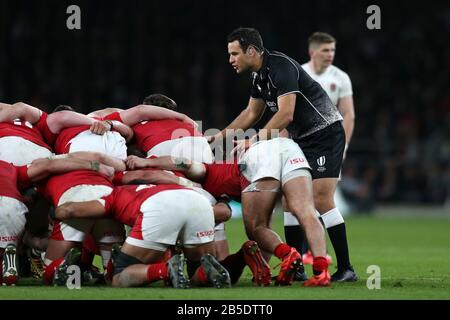 London, Großbritannien. März 2020. Schiedsrichter Ben OÕKeeffe schaut auf. England / Wales, Guinness Six Nations 2020 Championship Rugby im Twickenham Stadium in London am Samstag, 7. März 2020. Bitte beachten Sie, dass Bilder nur für redaktionelle Zwecke verwendet werden. Bild von Andrew Orchard/Andrew Orchard Sportfotografie /Alamy Live News Credit: Andrew Orchard Sportfotografie/Alamy Live News Stockfoto