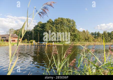 Fähre über den Elbe-Lübeck-Kanal im Dorf Siebeneichen, Siebeneichen, Kreis Lauenburg, Schleswig-Holstein, Norddeutschland, Europa Stockfoto