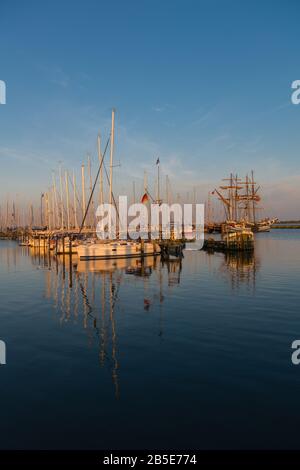 Marina von Maasholm, eine kleine Fischergemeinde an der Schlei Fjord, Ostsee, Schleswig-Holstein, Norddeutschland, Europa, Stockfoto