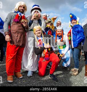 Murrayfield Sadium, Edinburgh, Großbritannien. März 2020. International Six Nations Rugby, Schottland gegen Frankreich; französische Fans in schicker Kleidung in der Fanzone Credit: Action Plus Sports/Alamy Live News Stockfoto