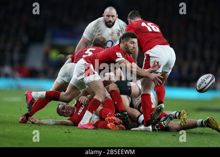 London, Großbritannien. März 2020. Rhys Webb von Wales in Aktion. England / Wales, Guinness Six Nations 2020 Championship Rugby im Twickenham Stadium in London am Samstag, 7. März 2020. Bitte beachten Sie, dass Bilder nur für redaktionelle Zwecke verwendet werden. Bild von Andrew Orchard/Andrew Orchard Sportfotografie /Alamy Live News Credit: Andrew Orchard Sportfotografie/Alamy Live News Stockfoto