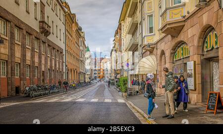 Historische Straßen der Stadt Bolzano: Eine Stadt in der Provinz Trentino Alto Adige in Norditalien, Europa - 9. november 2019 Stockfoto