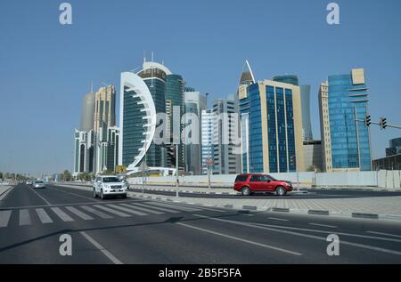 Hochhaeuser, Al Corniche Street, Doha, Katar Stockfoto