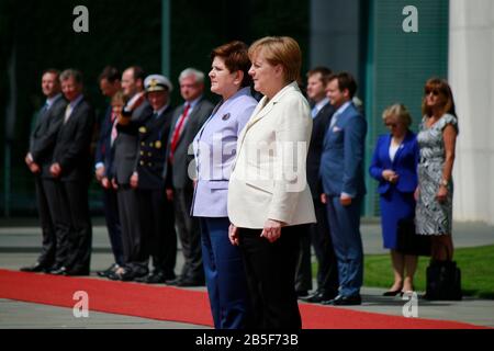 BKin Angela Merkel, Beata Szydlo - Empfang Mit Militaerischen Ehren, Deutsch-Polnische Regierungskonsultationen, Bundeskanzleramt, Berlin. Stockfoto