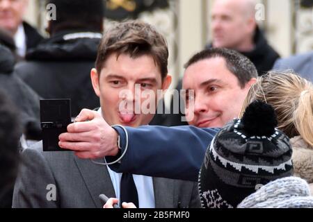 London, Großbritannien. März 2020. SAM Riley besucht die Premiere des biografischen Dramas über die polnische Wissenschaftlerin Marie Sklodowska-Curie, die mit dem Internationalen Frauentag zusammenfällt, auf Curzon Mayfair, London London, Großbritannien - 8. März 2020 Credit: Nils Jorgensen/Alamy Live News Stockfoto