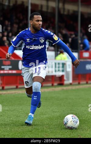 Crawley, Großbritannien. März 2020. Crawley, ENGLAND - 7. MÄRZ Gevaro Nepomuceno von Oldham Athletic während des Sky Bet League 2 Spiels zwischen Crawley Town und Oldham Athletic im Broadfield Stadium, Crawley am Samstag, 7. März 2020. (Kredit: Eddie Garvey/MI News) Foto darf nur für redaktionelle Zwecke in Zeitungen und/oder Zeitschriften verwendet werden, Lizenz für kommerzielle Nutzung erforderlich Kredit: MI News & Sport /Alamy Live News Stockfoto