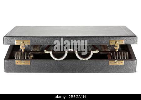 Altdeutsches optometristisches Probelahmen und Objektiv isoliert auf weißem Hintergrund Stockfoto