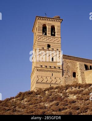 TORRE MUDEJAR DE LA IGLESIA DE SAN PEDRO AD VINCULA DE TORRALBA DE ARAGON - SIGLO XVI ORT: IGLESIA DE SAN PEDRO AD VINCULA. HUESCA. SPANIEN. Stockfoto