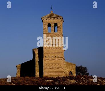 TORRE MUDEJAR DE LA IGLESIA DE SAN PEDRO AD VINCULA DE TORRALBA DE ARAGON - SIGLO XVI ORT: IGLESIA DE SAN PEDRO AD VINCULA. HUESCA. SPANIEN. Stockfoto