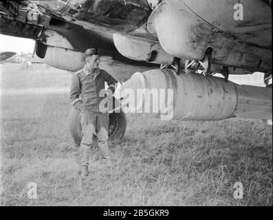 Luftwaffe der Wehrmacht Fliegerbombe / Sprengbombe SD 1.700 kg / Luftbombe / Dickwandige Sprengbombe 3.750 lb Stockfoto