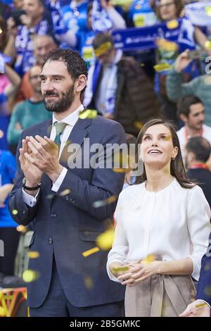 Salamanca, Castilla Leon, Spanien. März 2020. Queen Letizia aus Spanien nimmt am "˜Spanish Queen's Cup" Basket Endspiel zwischen Parfümerias Avenida (Sieger) und Uni Girona im Pabellon Multiusos Sanchez Paraiso am 8. März 2020 in Salamanca, Spanien Teil: Jack Abuin/ZUMA Wire/Alamy Live News Stockfoto