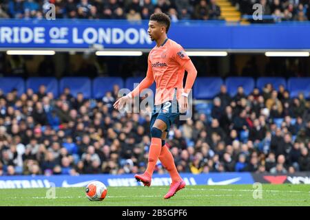 London, ENGLAND - 8. MÄRZ Mason Holgate of Everton im Einsatz während des Premier-League-Spiels zwischen Chelsea und Everton an der Stamford Bridge, London am Sonntag, 8. März 2020. (Credit: Ivan Yordanov - Credit: MI News & Sport /Alamy Live News Stockfoto