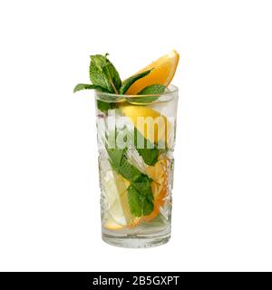 Mojito Cocktailgetränk Isolation auf einem weißen Stockfoto