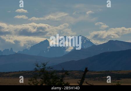 Lago Argentino ist der größte und südlichste der großen patagonischen Seen im argentino See Stockfoto