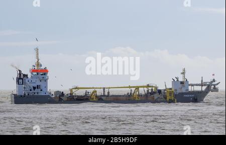 Der zyprische Hopper-Bagger-Freeway vor der Küste von Newhaven wurde registriert. Stockfoto