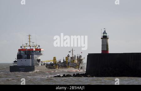 Der zyprische Hopper-Bagger-Freeway vor der Küste von Newhaven wurde registriert. Stockfoto