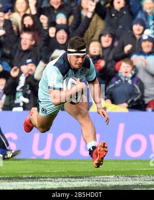 BT Murrayfield Stadium.Edinburgh.Scotland, Großbritannien. März 2020. Guinness Six Nations Test Match Schottland gegen Frankreich. Schottland Stuart McInally erzielt den 3. Versuch im Vergleich zu Frankreich. Kredit: Eric mccowat/Alamy Live News Stockfoto