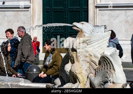 Architektonische Details der Fontana del Moro Moro oder Brunnen. Rom. Italien Stockfoto