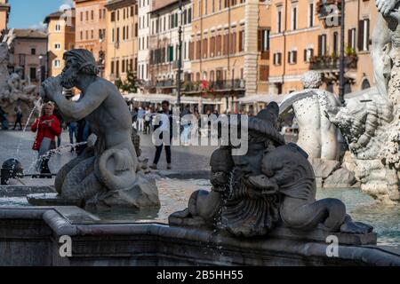 Architektonische Details der Fontana del Moro Moro oder Brunnen. Rom. Italien Stockfoto