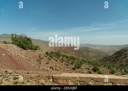 Aride Landschaft des hohen Atlas in Marokko Stockfoto