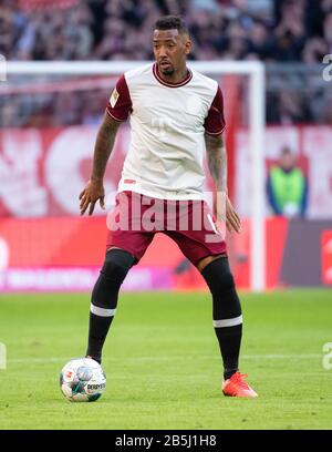 München, Deutschland. März 2020. Fußball: Bundesliga, Bayern München - FC Augsburg, 25. Spieltag in der Allianz Arena. Jerome Boateng aus München spielt Ball. Credit: Sven Hoppe / dpa / Alamy Live News Stockfoto