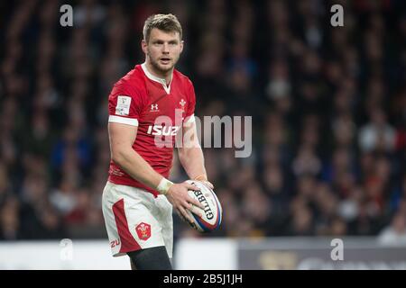 London, Großbritannien. März 2020. Dan Biggar (Wales, 10). Vierter Spieltag des Rugby-Turniers Guinness Six Nations 2020; England - Wales am 7. März 2020 in London Credit: Jürgen Kessler / dpa / Alamy Live News Stockfoto