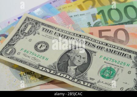 Dollarschein, Euronoten Stockfoto