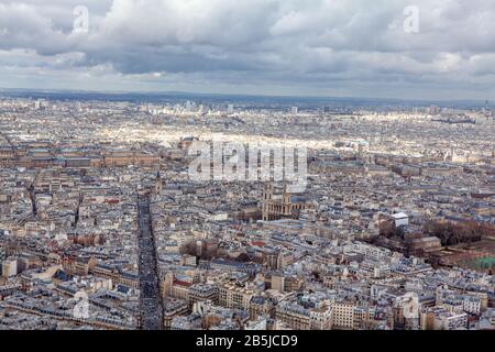 Die Stadt Paris von oben gesehen Stockfoto
