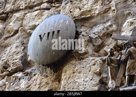 Die Route Der Via Dolorosa-Prozession in der Altstadt von Jerusalem war der Weg, den Jesus auf dem Weg zu seiner Kreuzigungs-VIII-Station machte Stockfoto