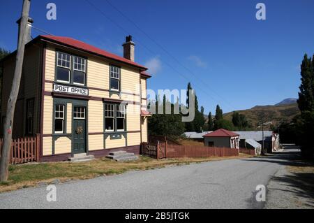 Das restaurierte Postamt in der alten Bergbaustadt St. Bathans, Central Otago, Neuseeland. Es wurde 1909 erbaut. Stockfoto