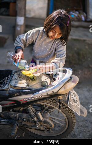 Kinder im Minhat, Myanmar, Asien. Stockfoto